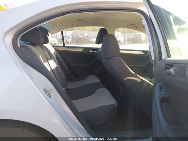 3VW2B7AJ8HM363655 Volkswagen Jetta 1.4t S