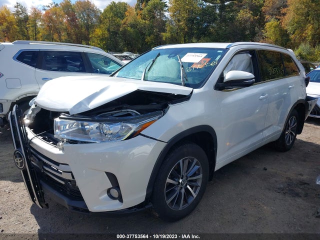 2018 TOYOTA HIGHLANDER XLE VIN: 5TDJZRFH1JS816774