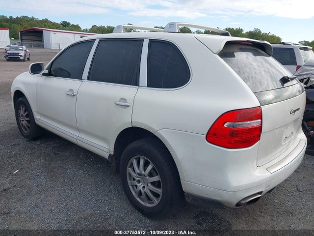 2010 PORSCHE CAYENNE WP1AA2AP4ALA04494 Photo 2