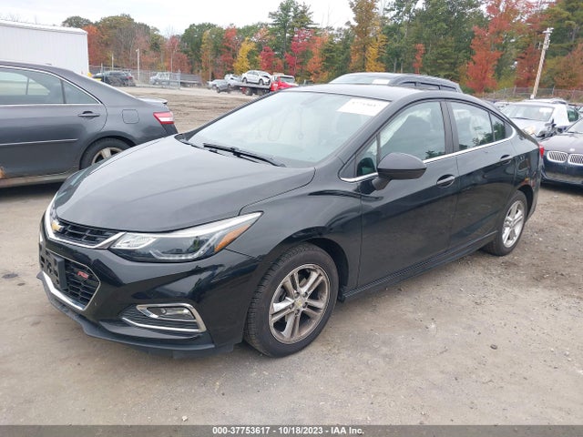 Chevrolet Cruze Lt Auto 2018 1G1BE5SM9J7245677 Image 2