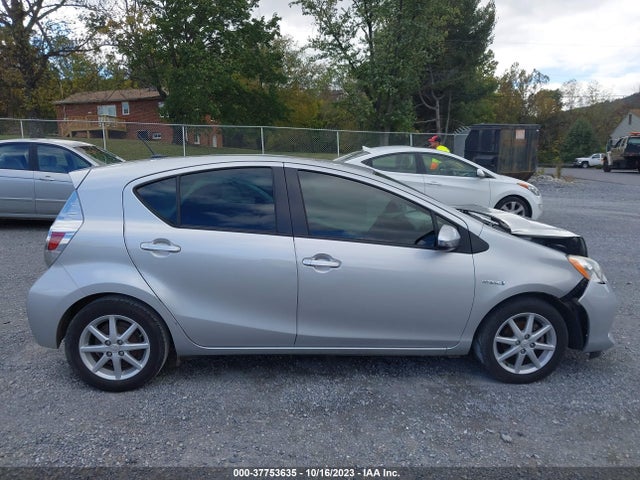 Toyota Prius C One/three/two/four 2014 JTDKDTB36E1059013 Image 14
