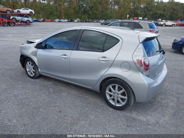 Toyota Prius C One/three/two/four 2014 JTDKDTB36E1059013 Image 3