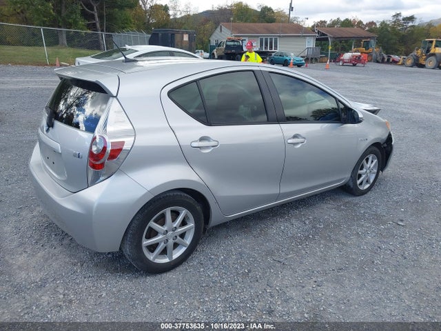 Toyota Prius C One/three/two/four 2014 JTDKDTB36E1059013 Image 4