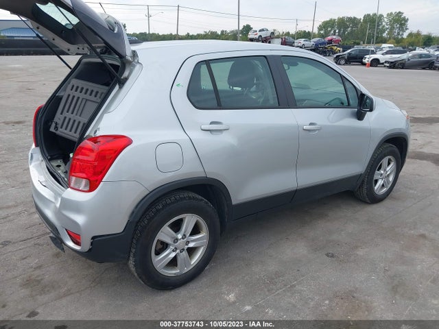 Chevrolet TRAX LS 2019 3GNCJNSB3KL405353 Image 4