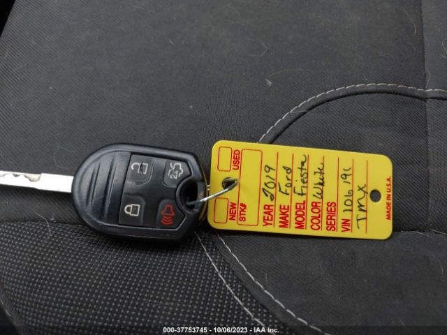 3FADP4BJ2KM106191 Ford FIESTA SE