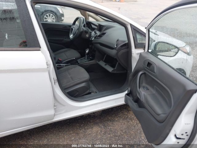 3FADP4BJ2KM106191 Ford FIESTA SE