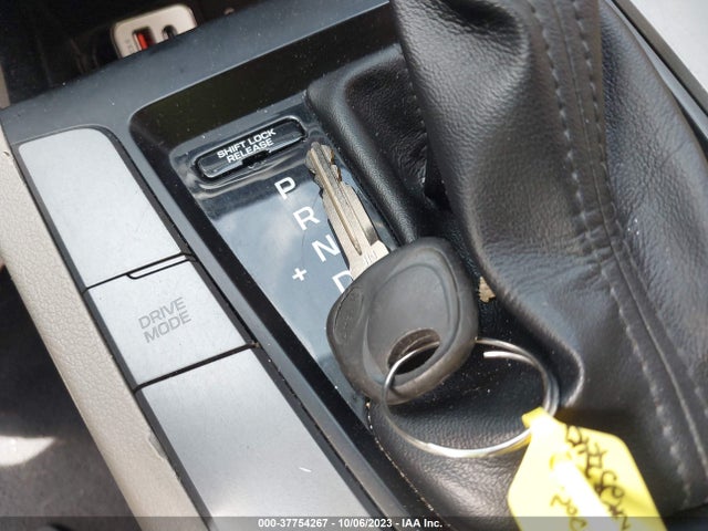 Hyundai ELANTRA SEL 2018 5NPD84LF8JH232240 Image 11