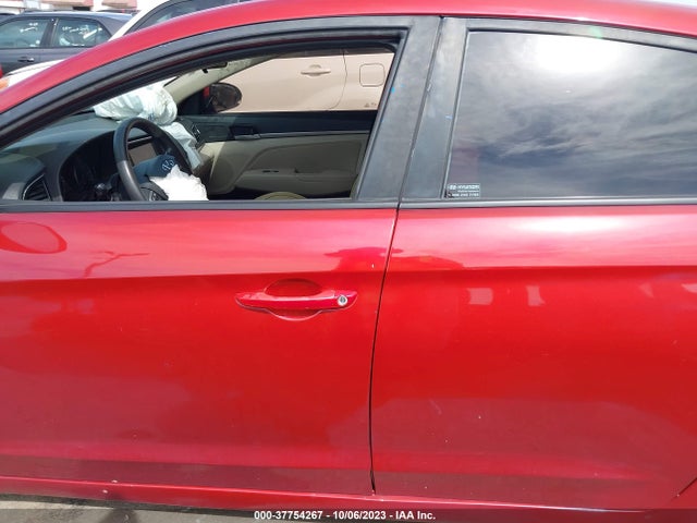 Hyundai ELANTRA SEL 2018 5NPD84LF8JH232240 Image 15