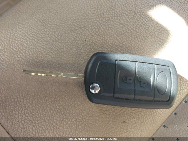 2008 LAND ROVER LR3 SE VIN: SALAE25458A445653