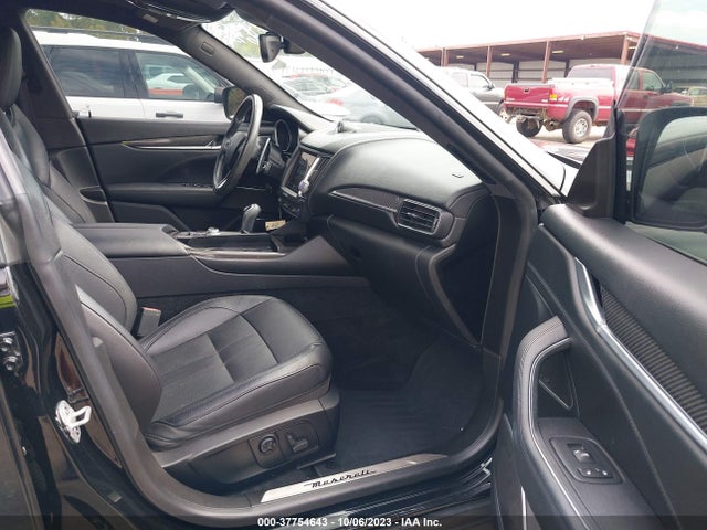 ZN661XUS3JX301221 Maserati Levante Gransport
