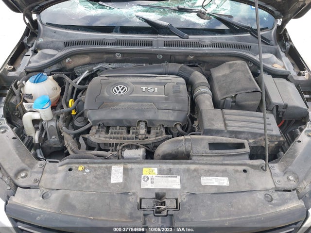 3VWD07AJ9EM371175 Volkswagen Jetta Sedan Se W/connectivity