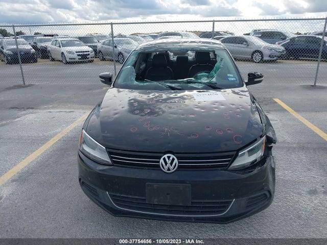 3VWD07AJ9EM371175 Volkswagen Jetta Sedan Se W/connectivity