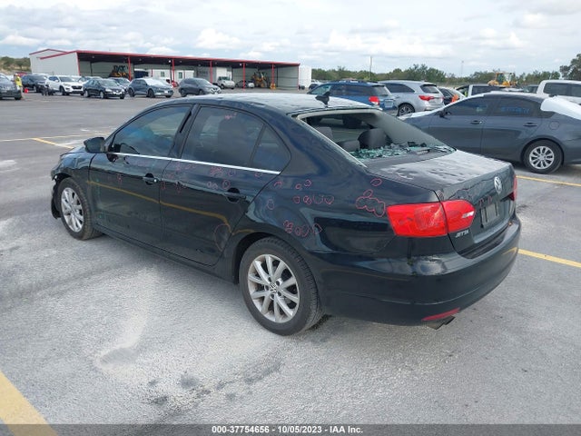 3VWD07AJ9EM371175 Volkswagen Jetta Sedan Se W/connectivity