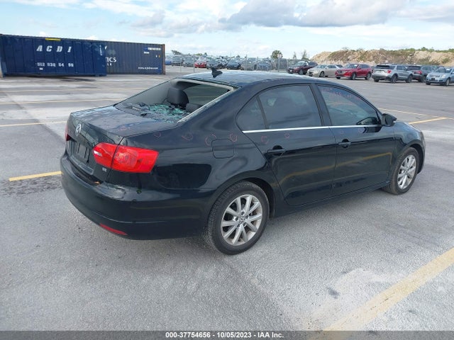 3VWD07AJ9EM371175 Volkswagen Jetta Sedan Se W/connectivity
