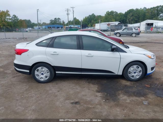 1FADP3E29HL209004 Ford FOCUS S
