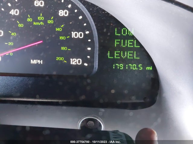 2000 LINCOLN CONTINENTAL VIN: 1LNHM97V3YY882108