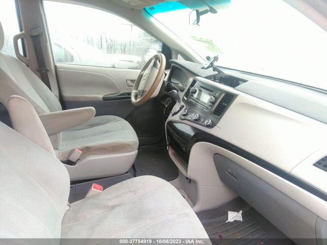 2011 TOYOTA SIENNA VIN: 5TDZK3DCXBS001597