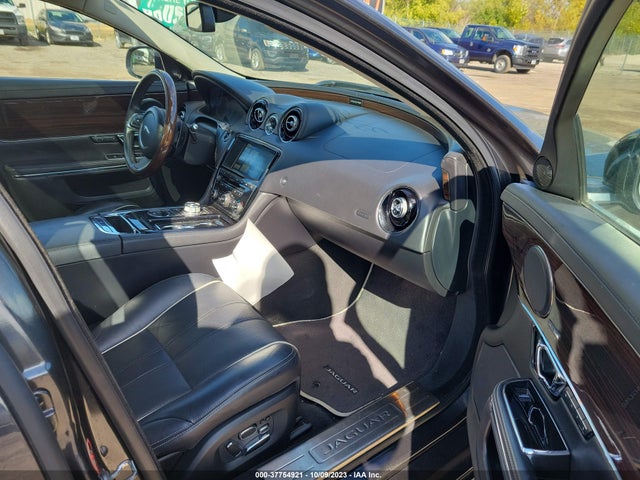 2015 JAGUAR XJ SAJWJ2GD9F8V79593 Photo 4
