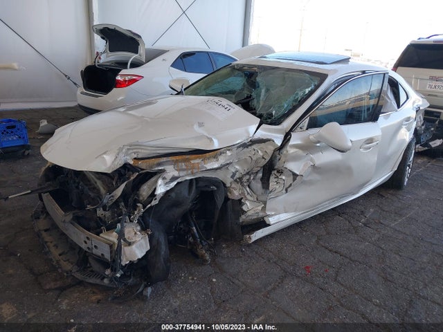 Lexus IS 250 2014 JTHBF1D21E5033865 Image 2