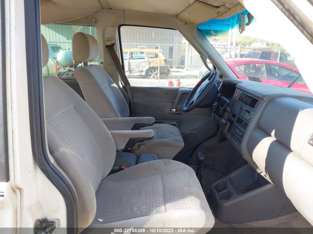 2001 VOLKSWAGEN EUROVAN GLS VIN: WV2KB47001H127626