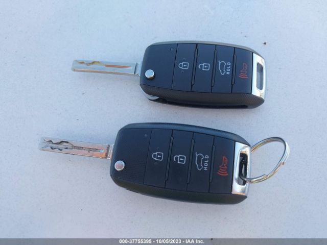 KNDJN2A24F7221926 KIA Soul Base