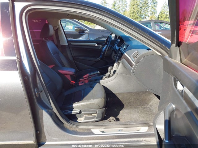 1VWDT7A35HC004272 Volkswagen Passat R-line W/comfort Pkg