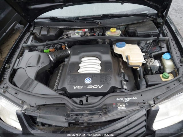 2001 VOLKSWAGEN PASSAT GLX VIN: WVWBH63B01P015480