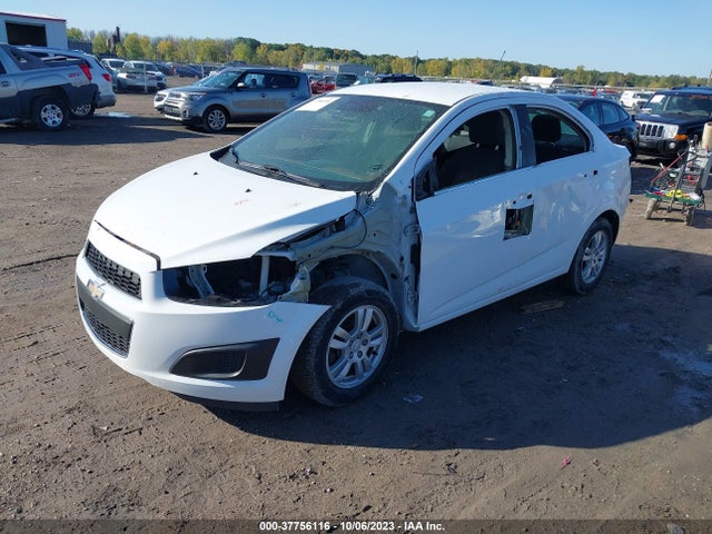 Chevrolet SONIC LT 2016 1G1JC5SH0G4132103 Image 2