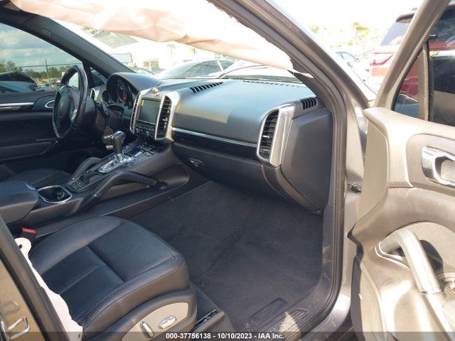 2011 PORSCHE CAYENNE WP1AB2A2XBLA43593 Photo 4