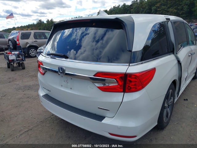Honda Odyssey Touring 2018 5FNRL6H89JB008970 Image 16