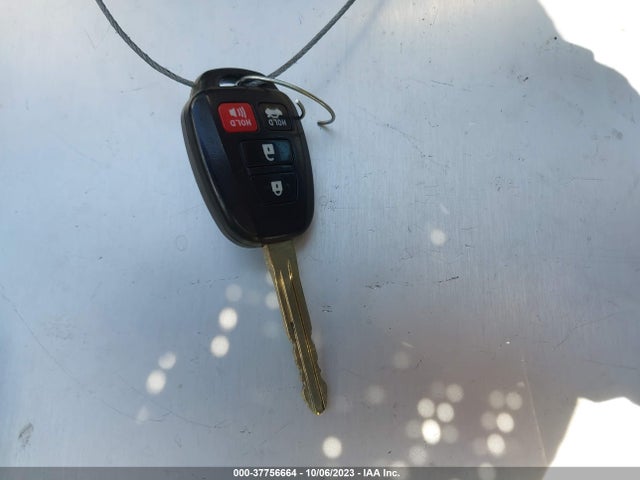 2019 TOYOTA COROLLA L/LE/SE/XLE/XSE VIN: 2T1BURHE8KC153784