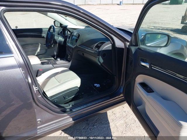 2C3CCAKG6JH165184 Chrysler 300 Limited Awd