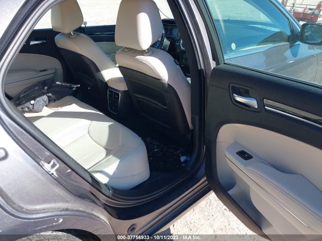 2C3CCAKG6JH165184 Chrysler 300 Limited Awd