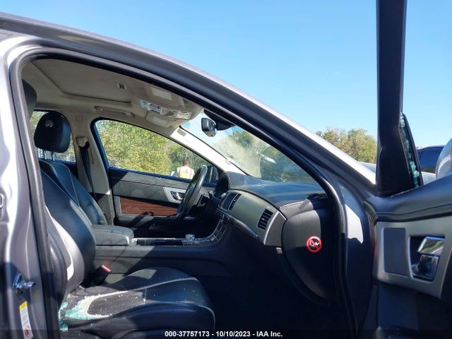 2012 JAGUAR XF SAJWA0HB9CLS49298 Photo 4