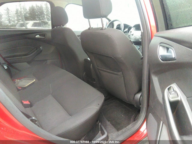 1FADP3F28JL313567 Ford FOCUS SE