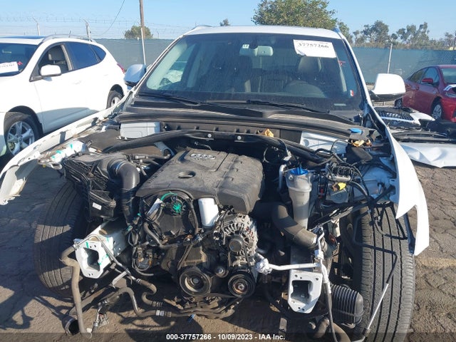 Audi Q5 2.0t Premium 2016 WA1L2AFP4GA115894 Image 13