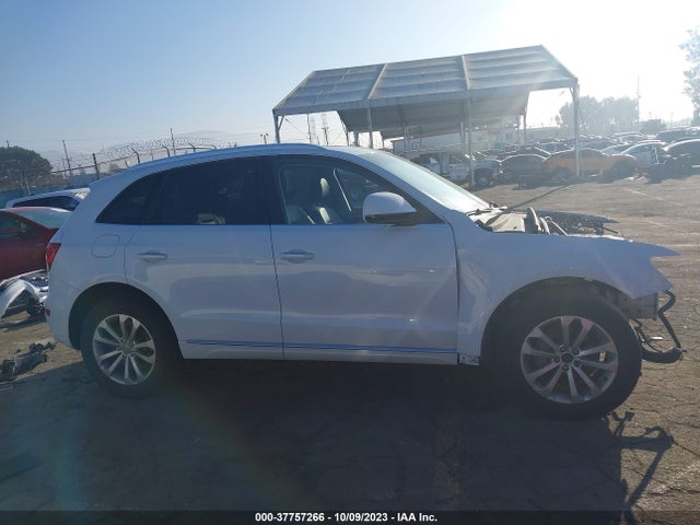 Audi Q5 2.0t Premium 2016 WA1L2AFP4GA115894 Image 14