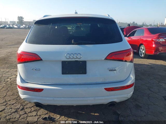 Audi Q5 2.0t Premium 2016 WA1L2AFP4GA115894 Image 17