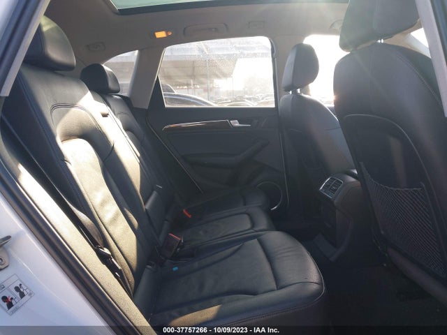 Audi Q5 2.0t Premium 2016 WA1L2AFP4GA115894 Image 8
