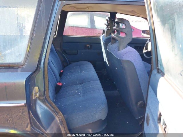 1993 VOLVO 240 VIN: YV1AW8803P1951751