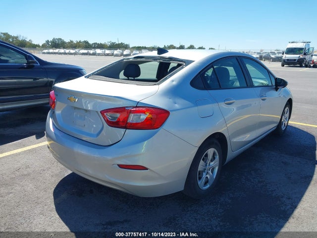 Chevrolet CRUZE LS 2017 1G1BC5SM3H7225750 Image 4