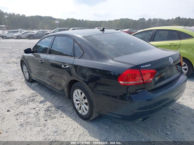 1VWAT7A33FC026495 Volkswagen Passat 1.8t Wolfsburg Ed