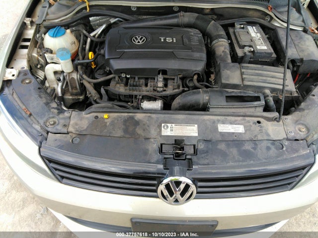 3VWD17AJ8EM272960 Volkswagen Jetta Sedan Se