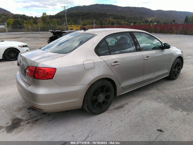 3VWD17AJ8EM272960 Volkswagen Jetta Sedan Se