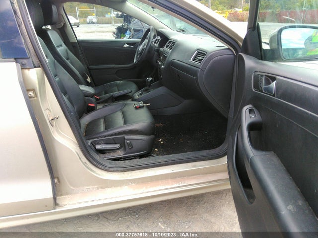 3VWD17AJ8EM272960 Volkswagen Jetta Sedan Se