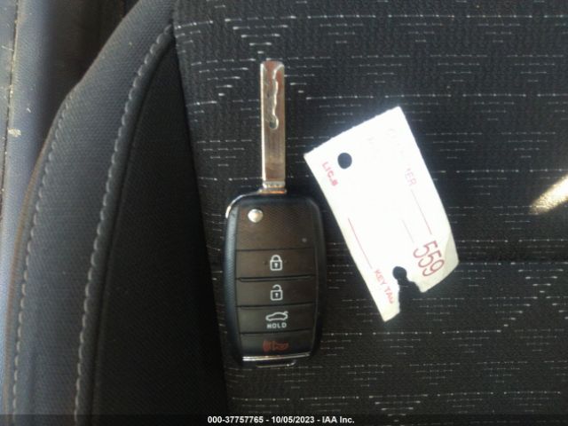 3KPA25AB8KE233257 KIA Rio 5-door S