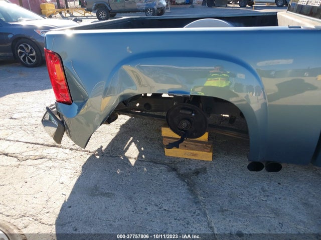 2011 GMC SIERRA 1500 SLE VIN: 3GTP1VE09BG192695