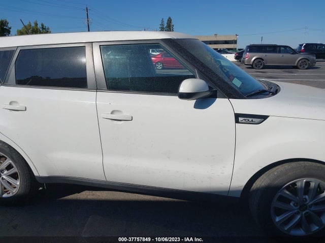 KIA SOUL + 2018 KNDJP3A56J7526962 Image 12