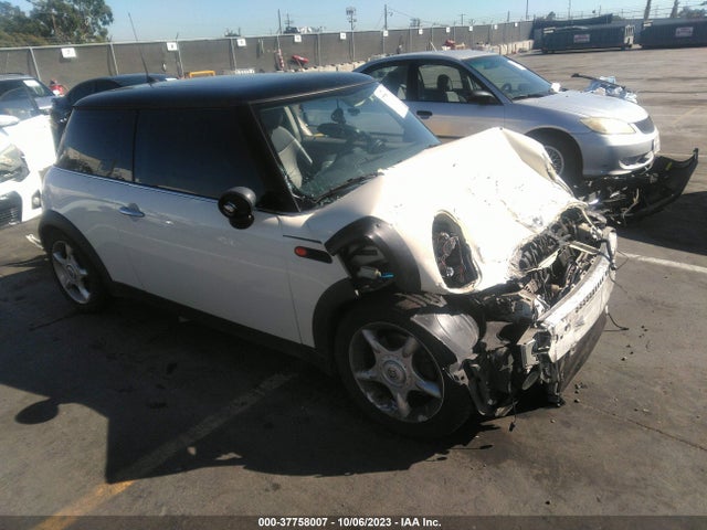 2006 MINI COOPER WMWRC335X6TJ74864 Photo 0