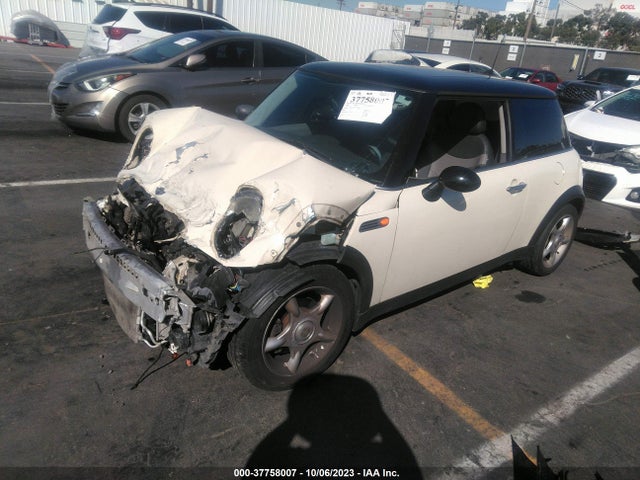 2006 MINI COOPER WMWRC335X6TJ74864 Photo 1